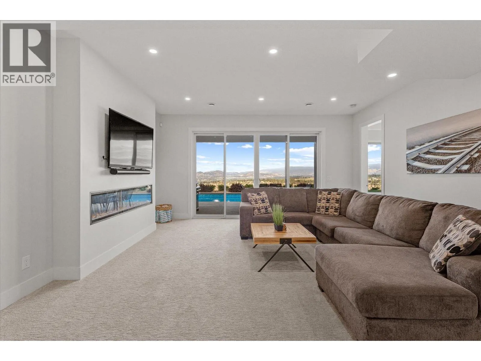 980 Ledgeview Court