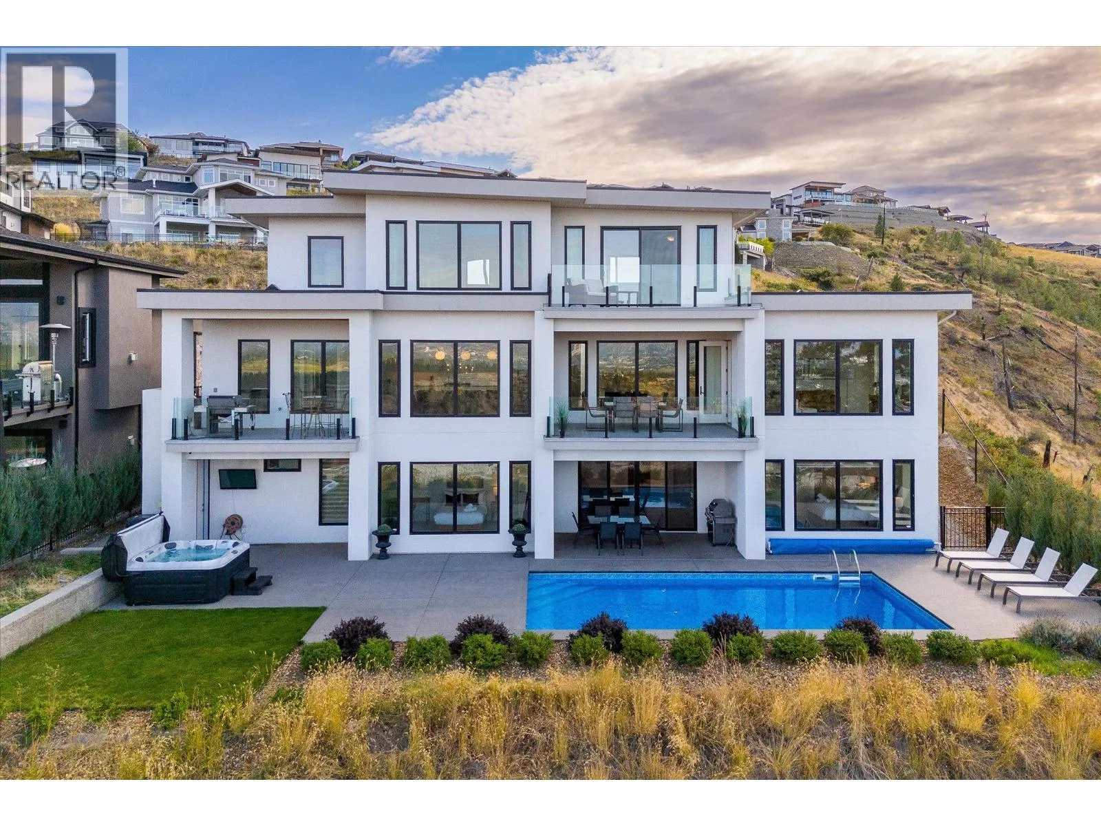 980 Ledgeview Court