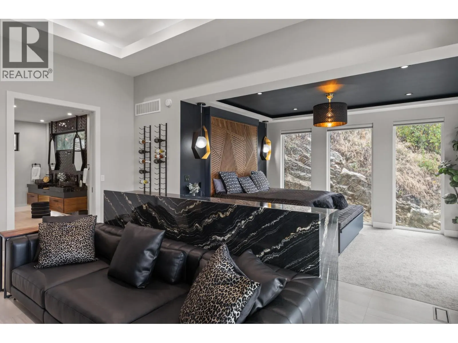 112 Sunset Boulevard