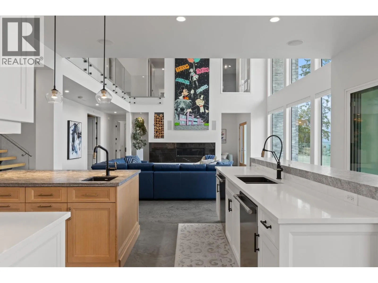 112 Sunset Boulevard
