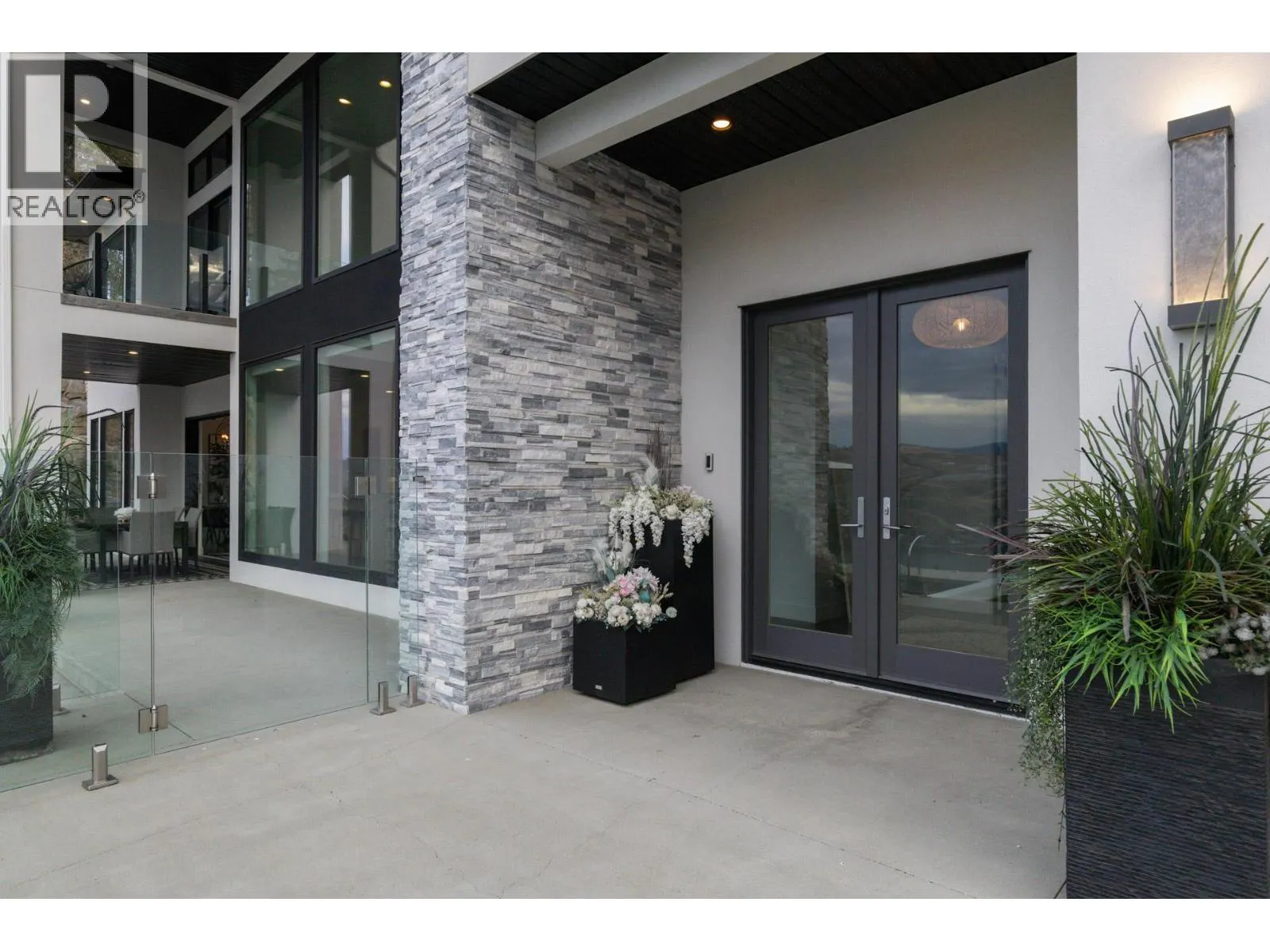 112 Sunset Boulevard