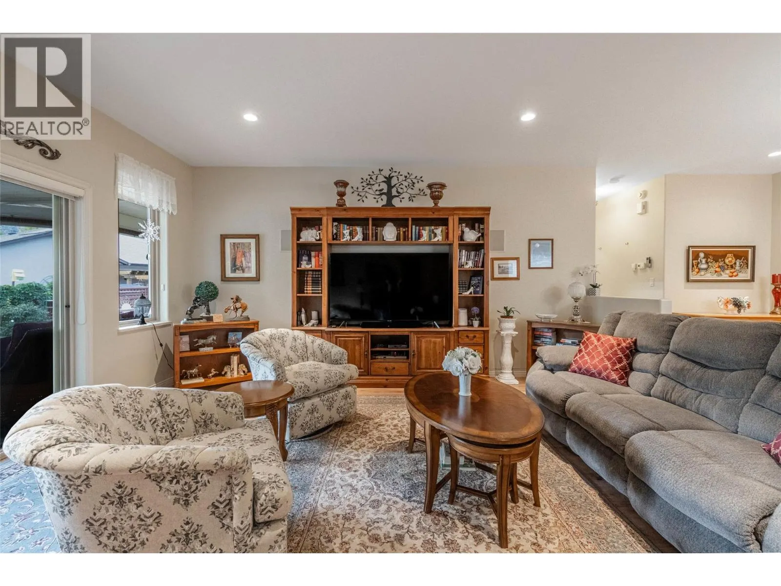 6676 OXBOW Crescent
