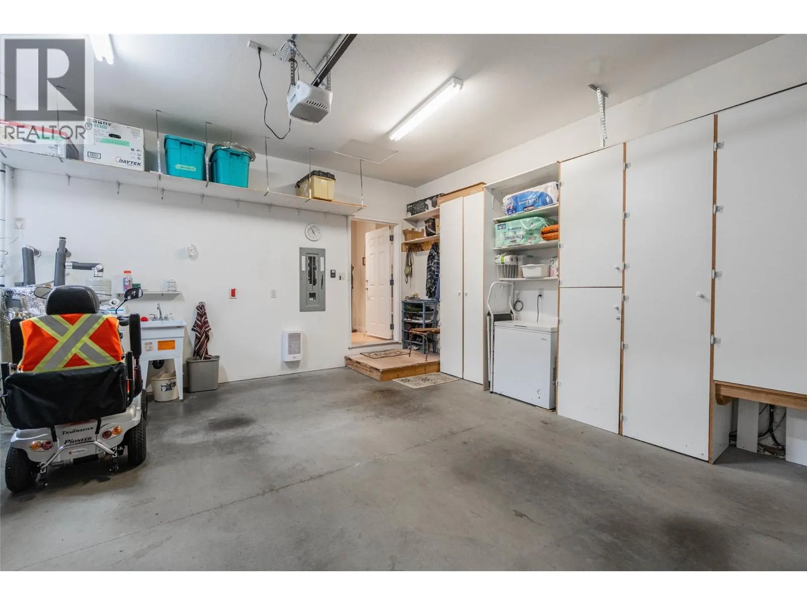 6676 OXBOW Crescent