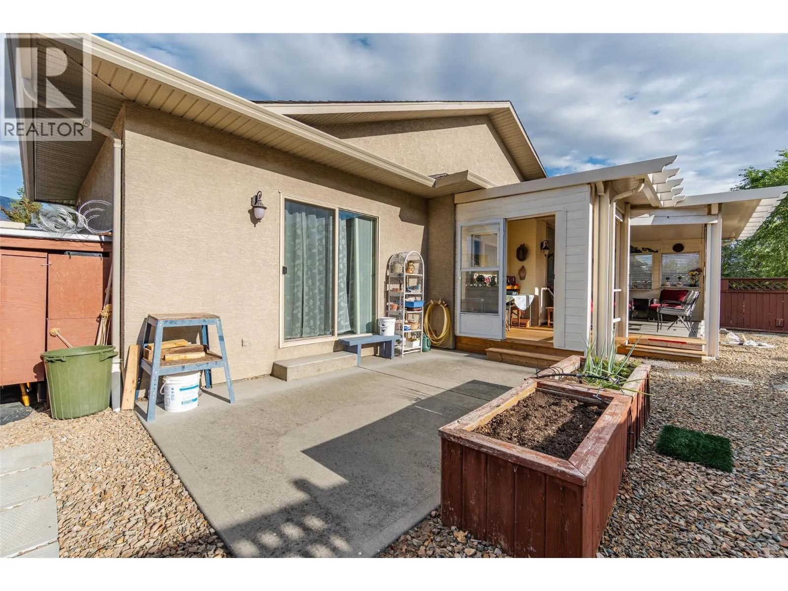 6676 OXBOW Crescent