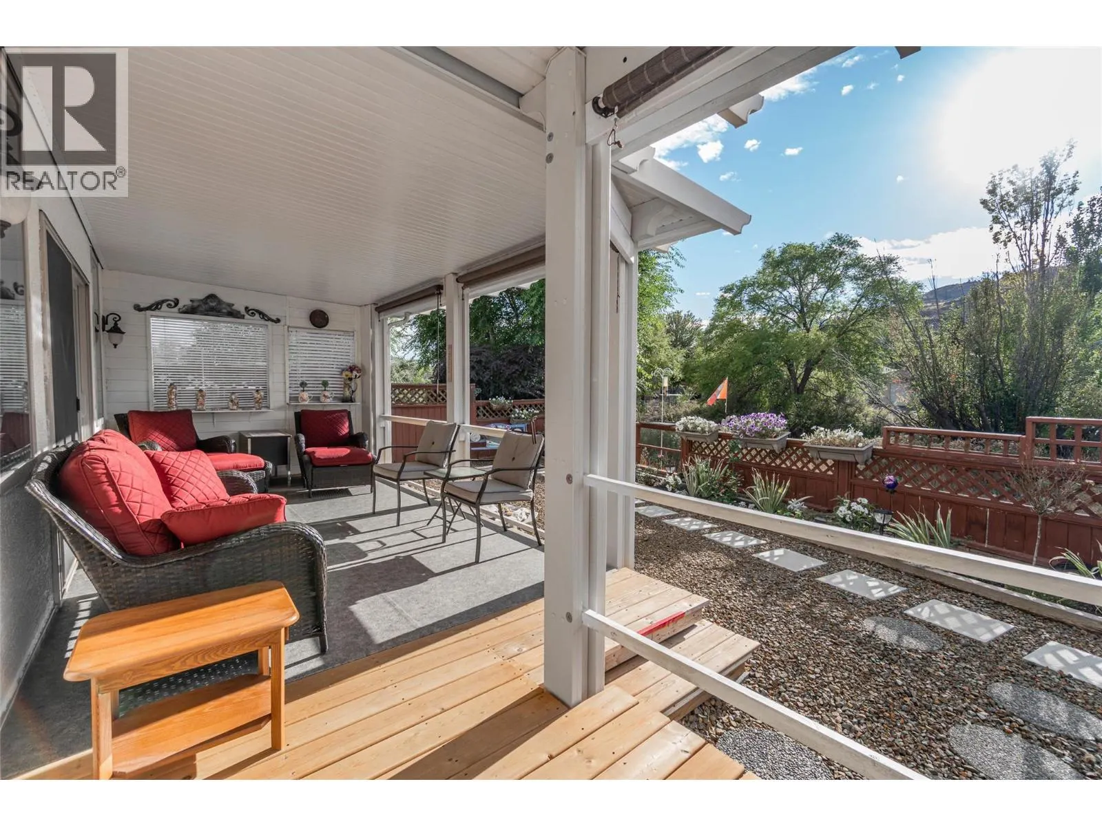 6676 OXBOW Crescent