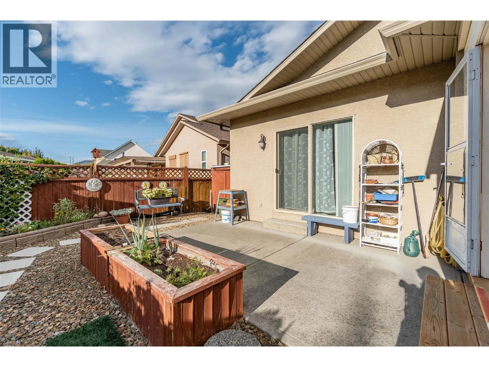 6676 OXBOW Crescent