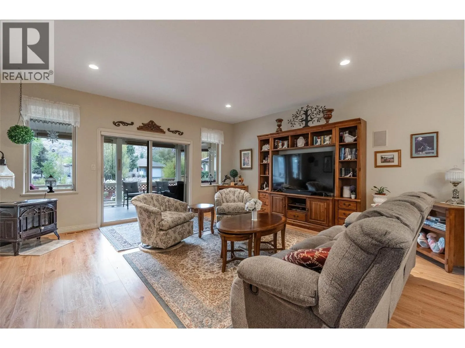 6676 OXBOW Crescent