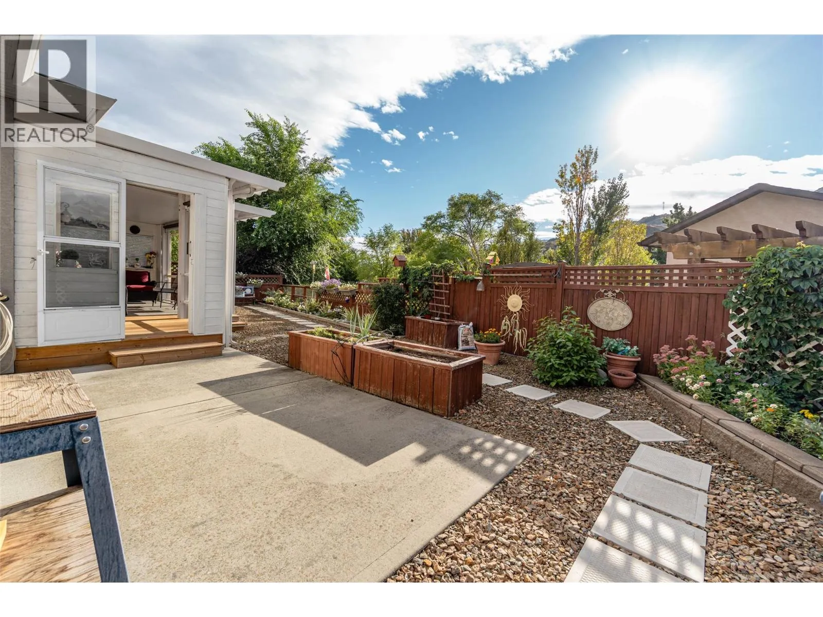 6676 OXBOW Crescent
