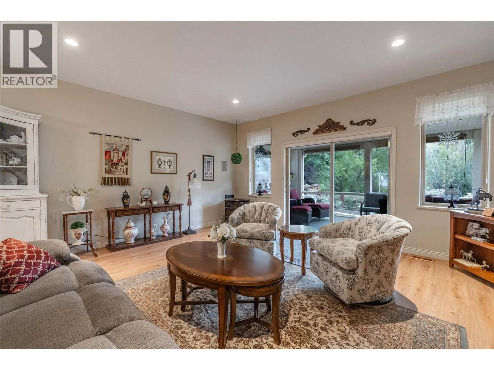 6676 OXBOW Crescent