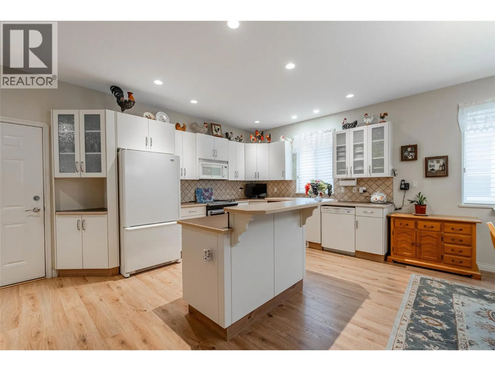 6676 OXBOW Crescent