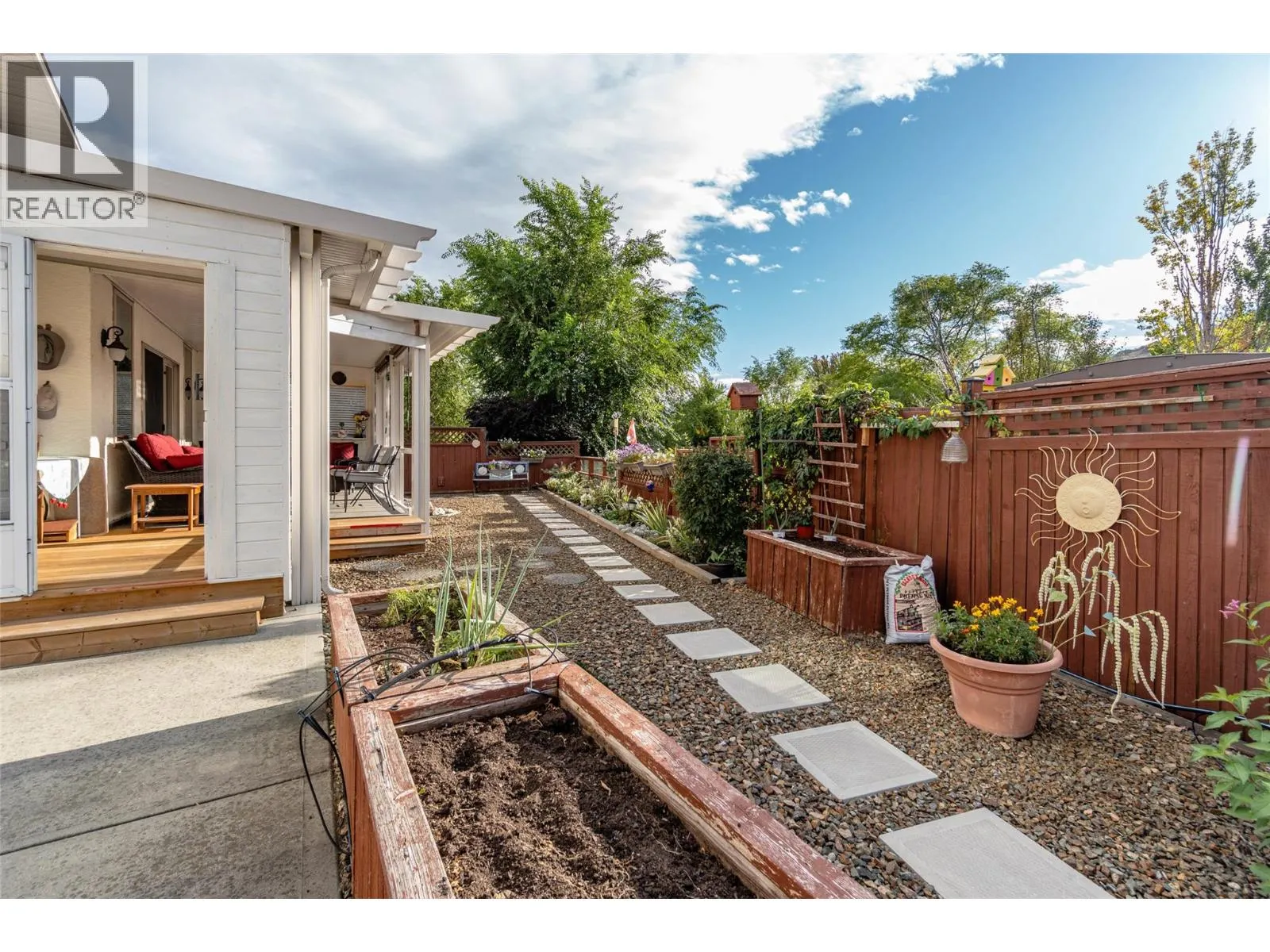 6676 OXBOW Crescent