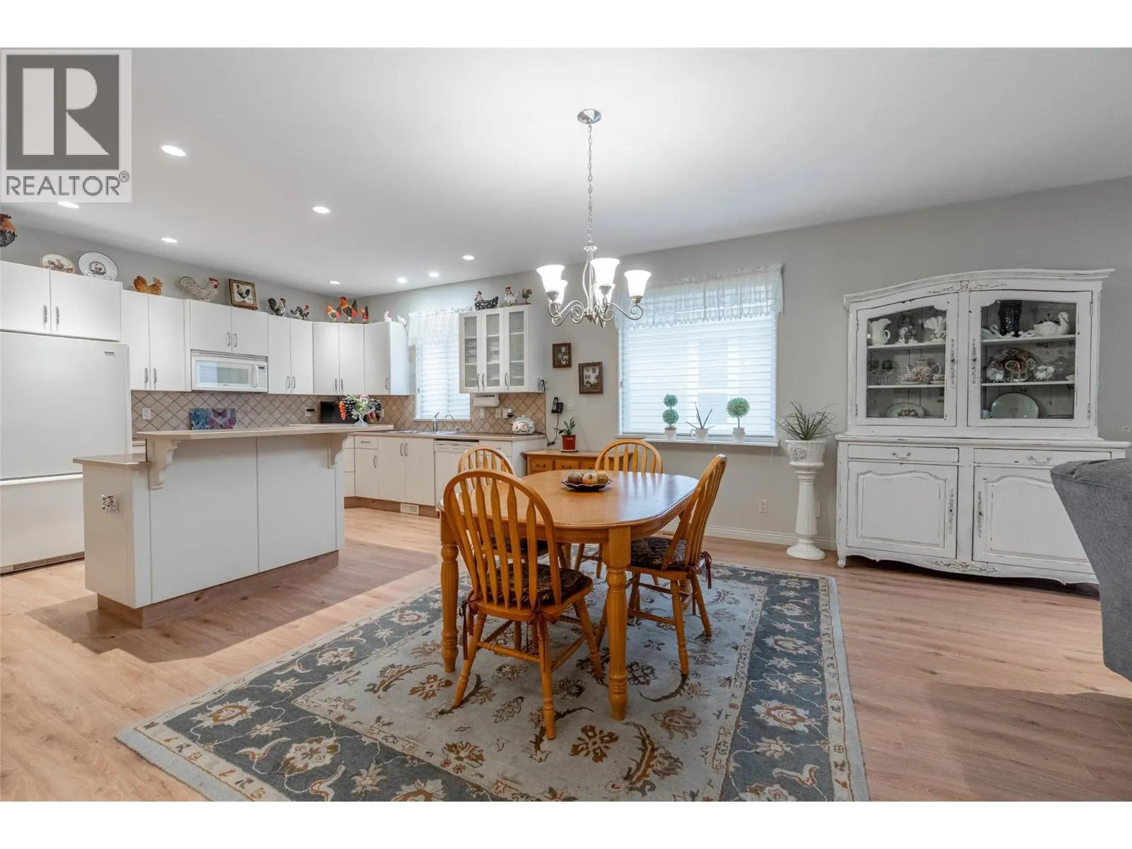 6676 OXBOW Crescent