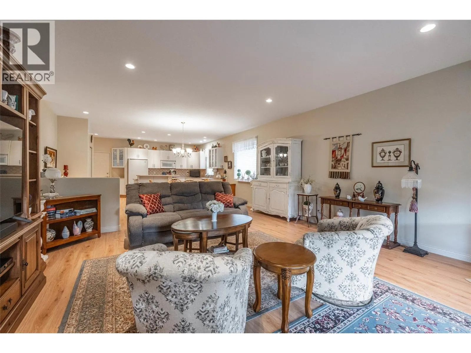 6676 OXBOW Crescent