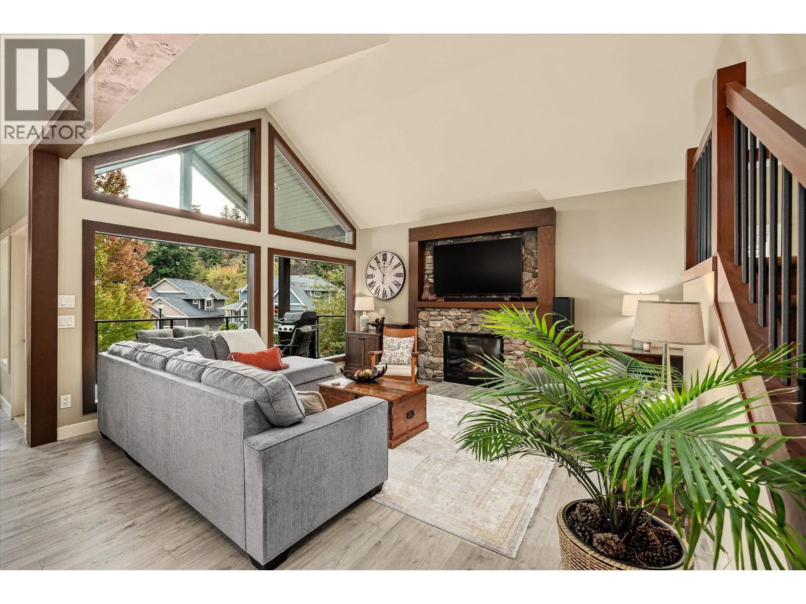 2551 Paramount Drive