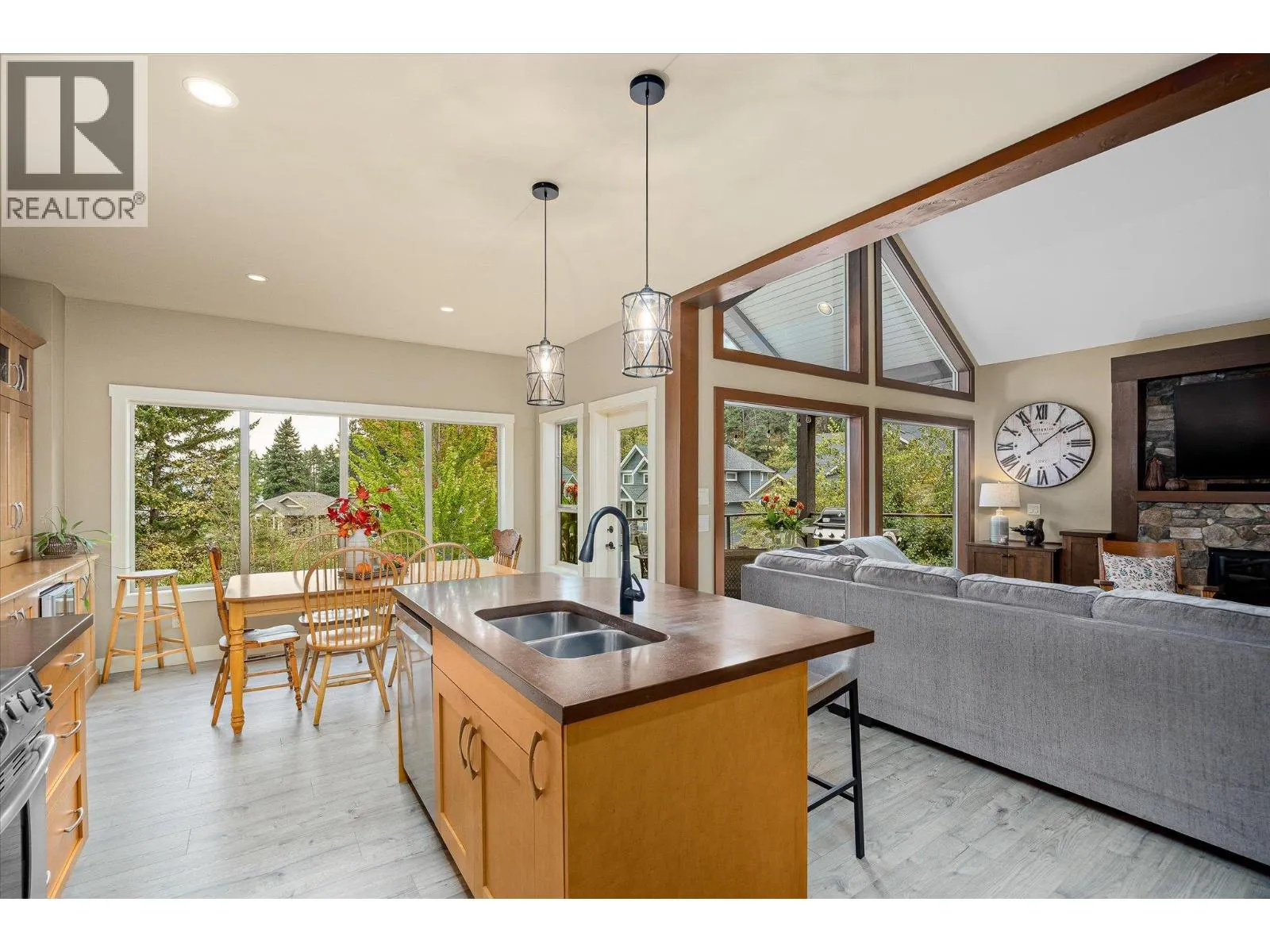 2551 Paramount Drive