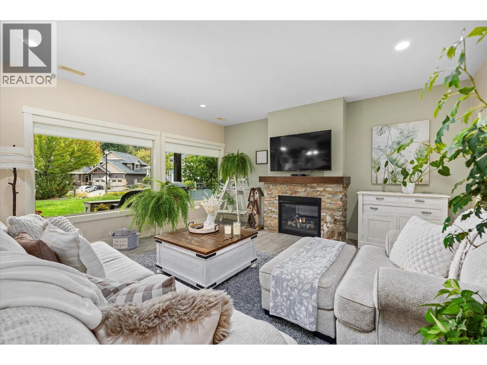 2551 Paramount Drive