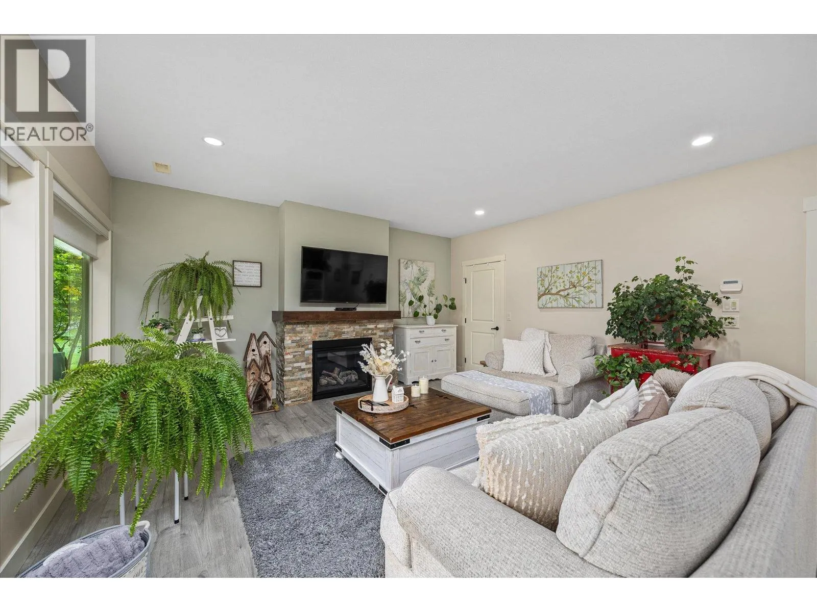 2551 Paramount Drive
