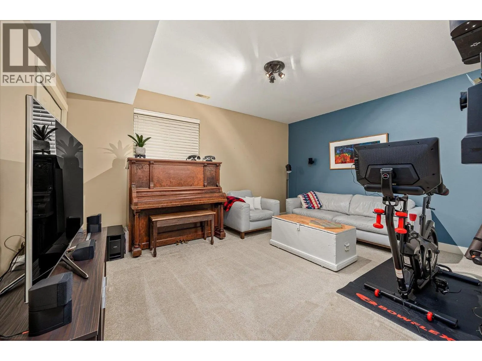 2551 Paramount Drive