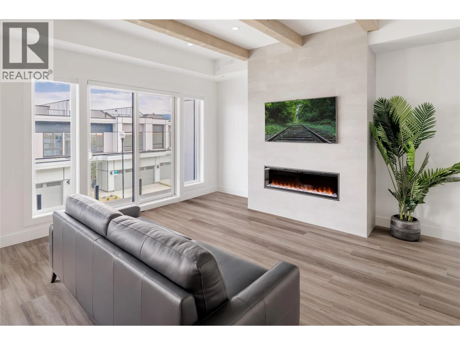 2100 Campbell Road Unit# 160