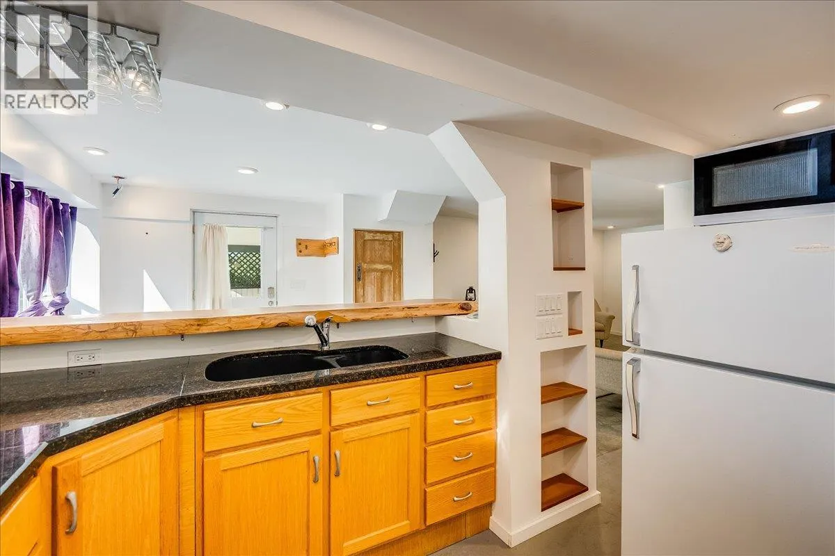 301 carbonate Street
