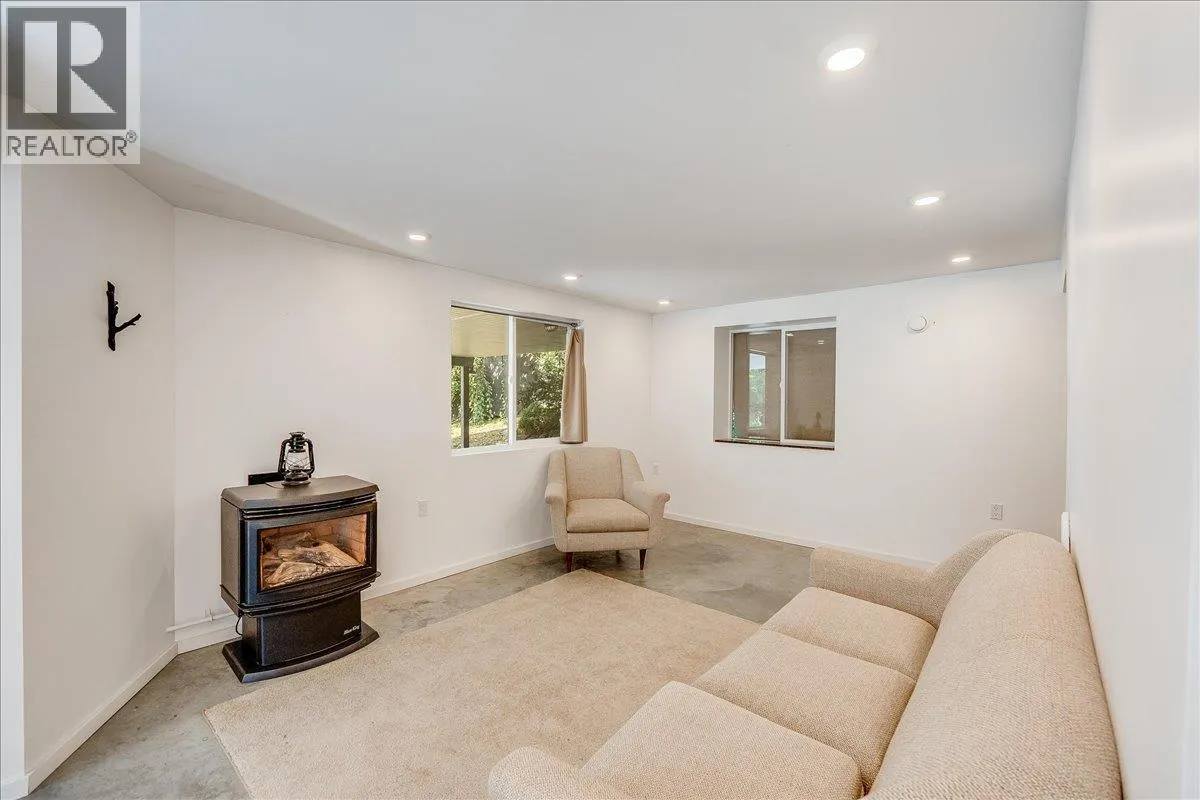 301 carbonate Street
