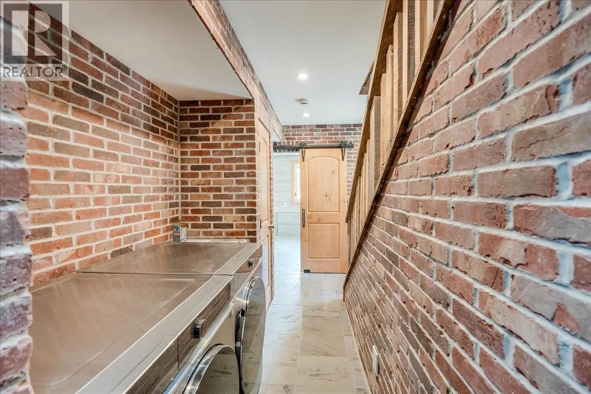 301 carbonate Street
