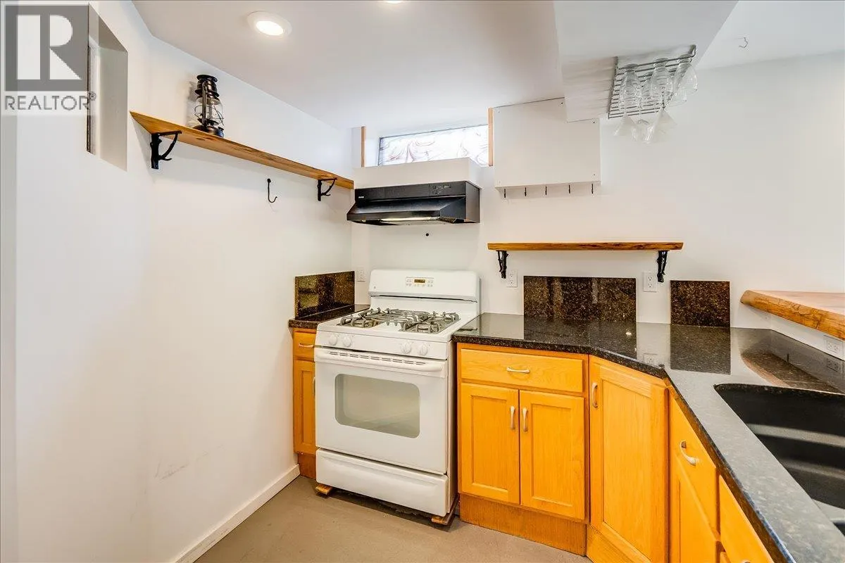 301 carbonate Street