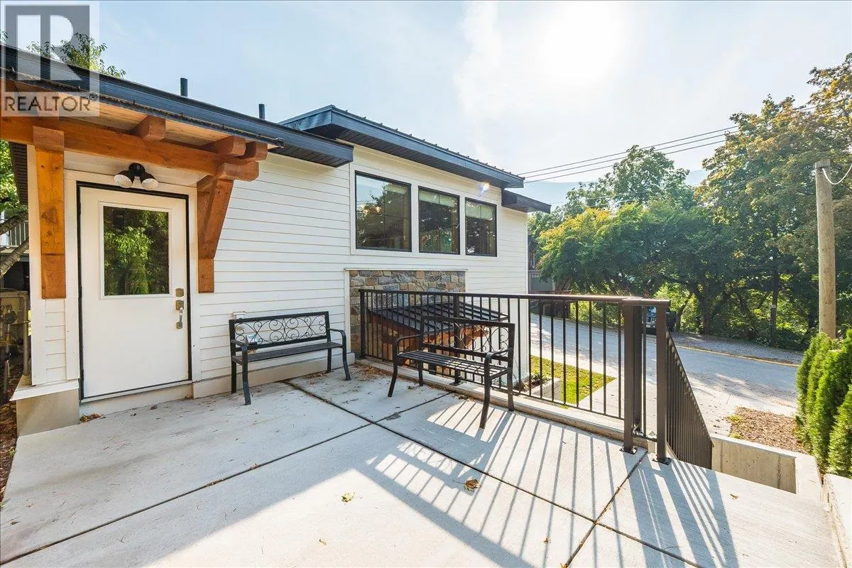 301 carbonate Street