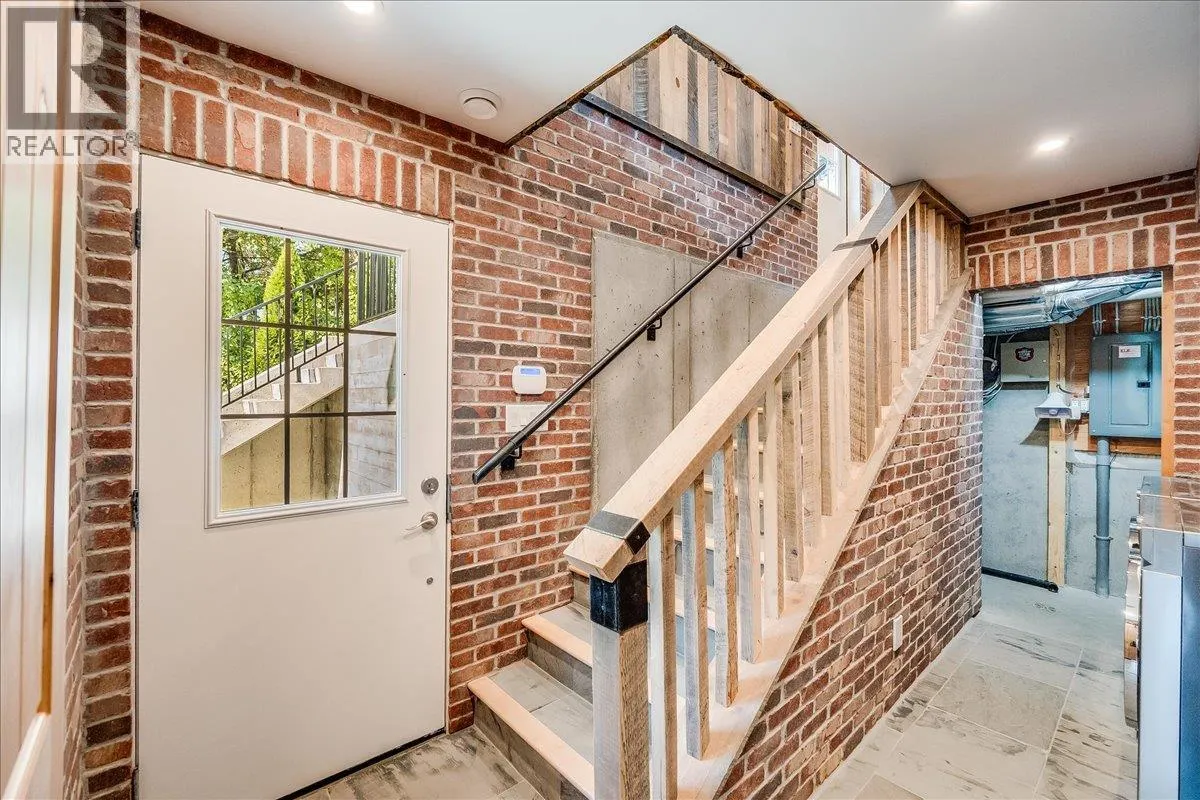 301 carbonate Street