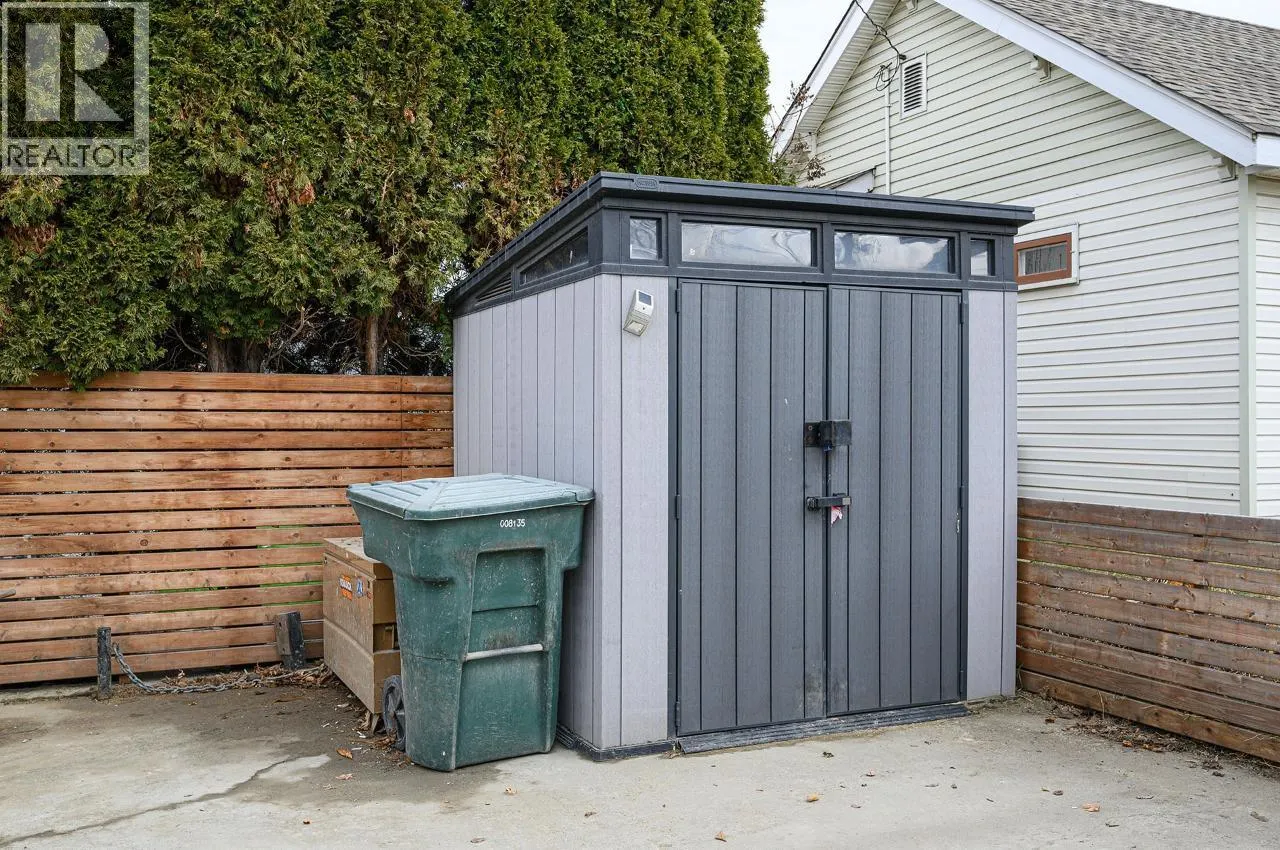 707 NICOLA Street