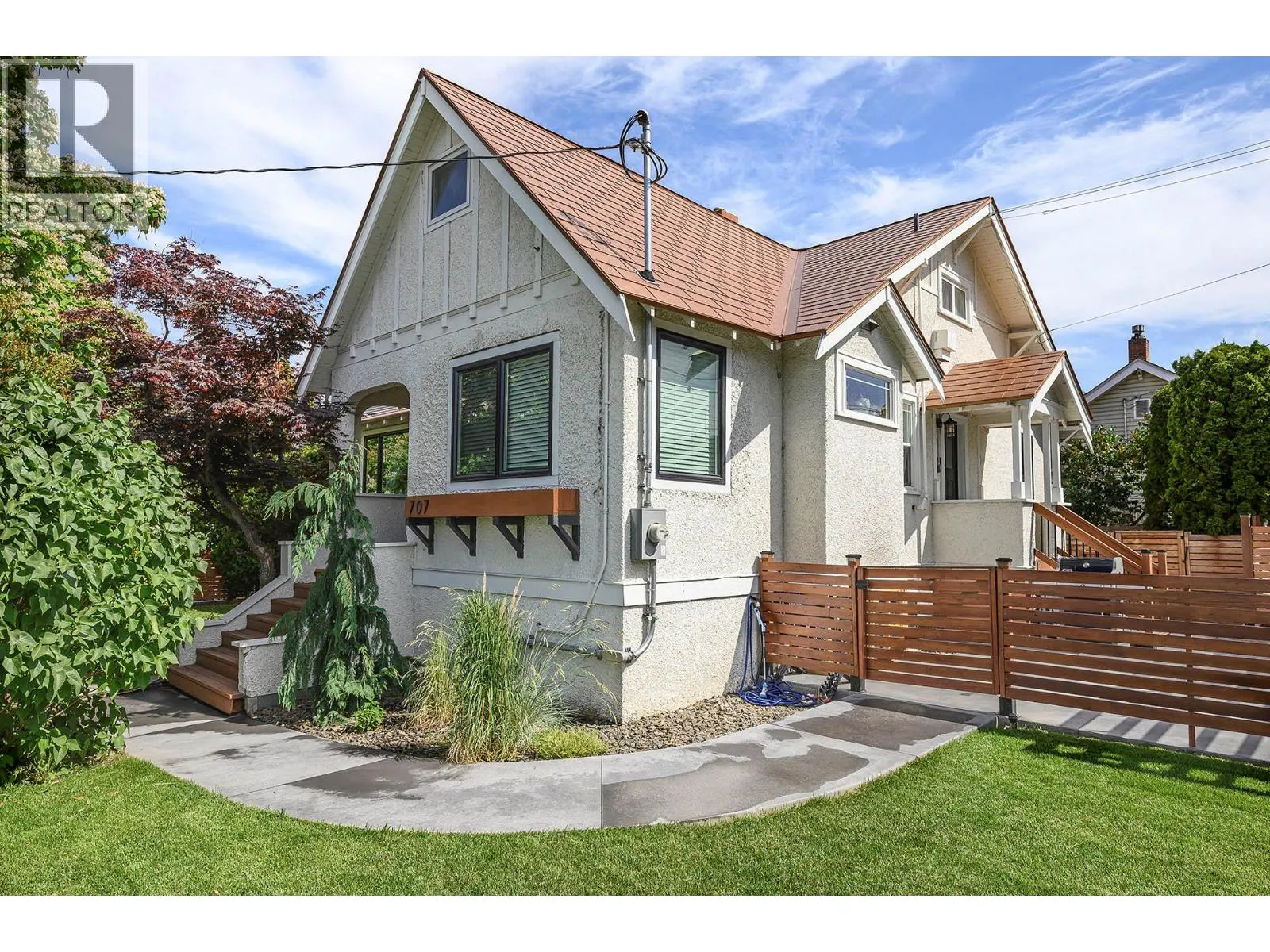 707 NICOLA Street