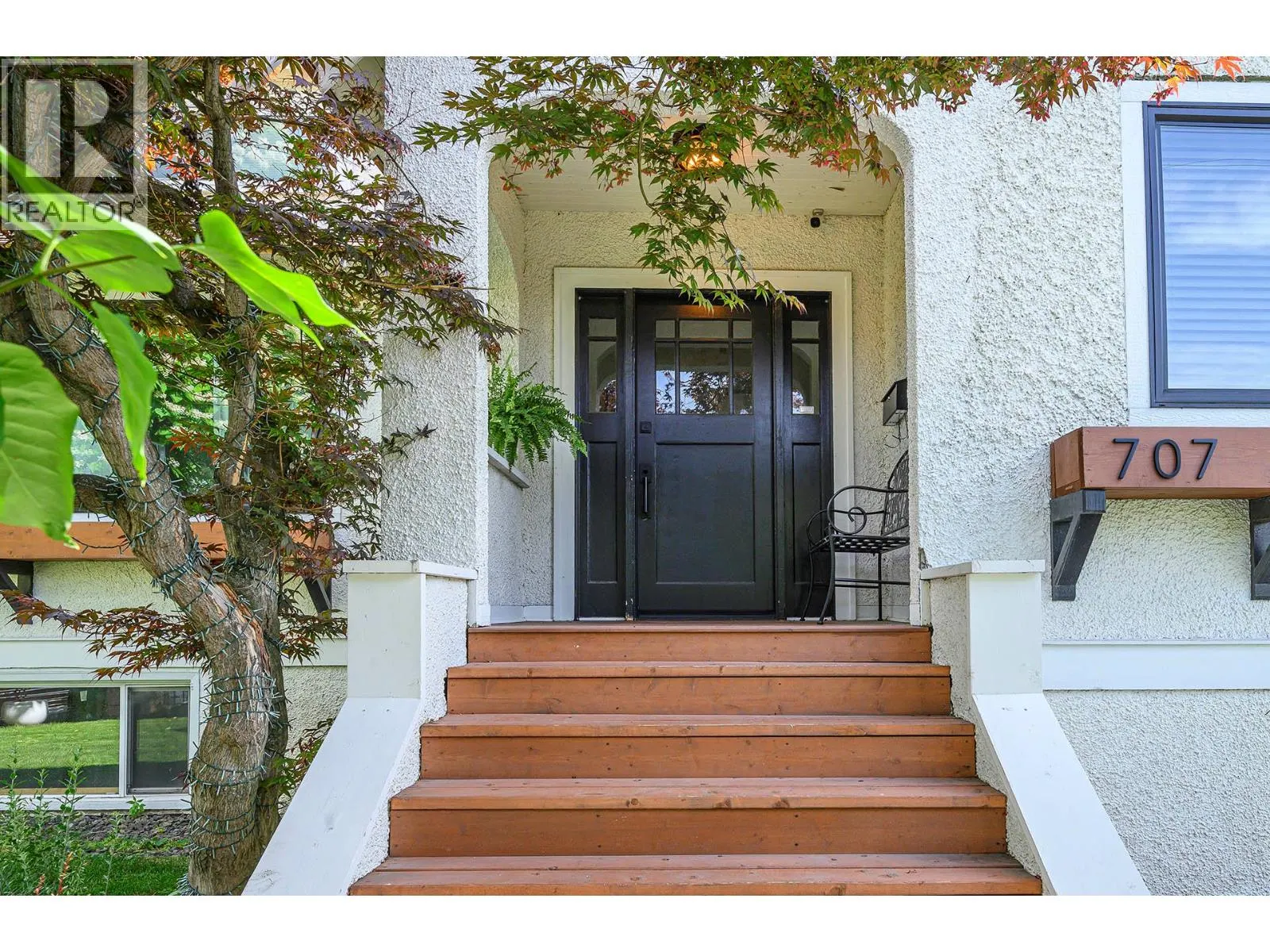 707 NICOLA Street