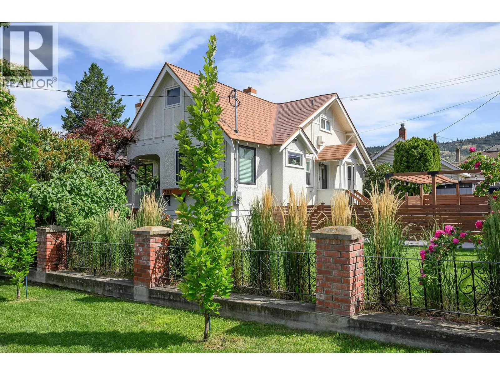 707 NICOLA Street