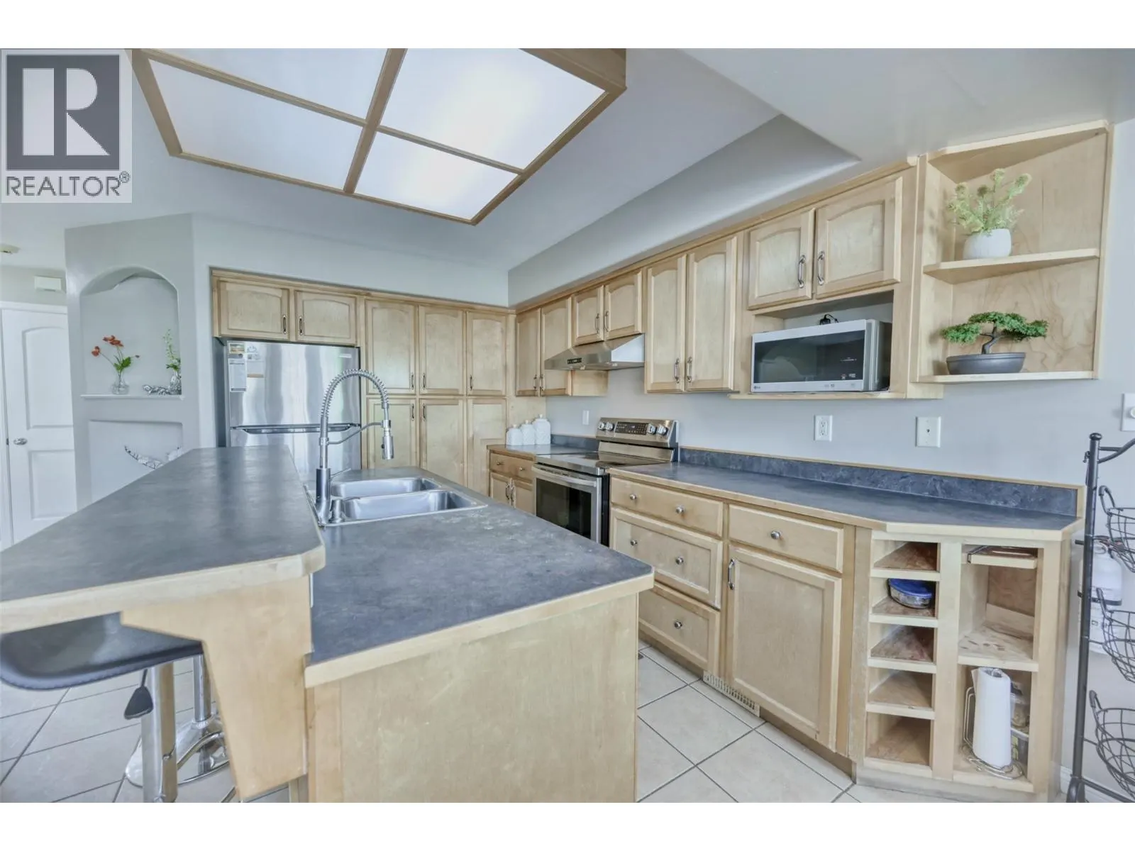 270 WILLOWS Place