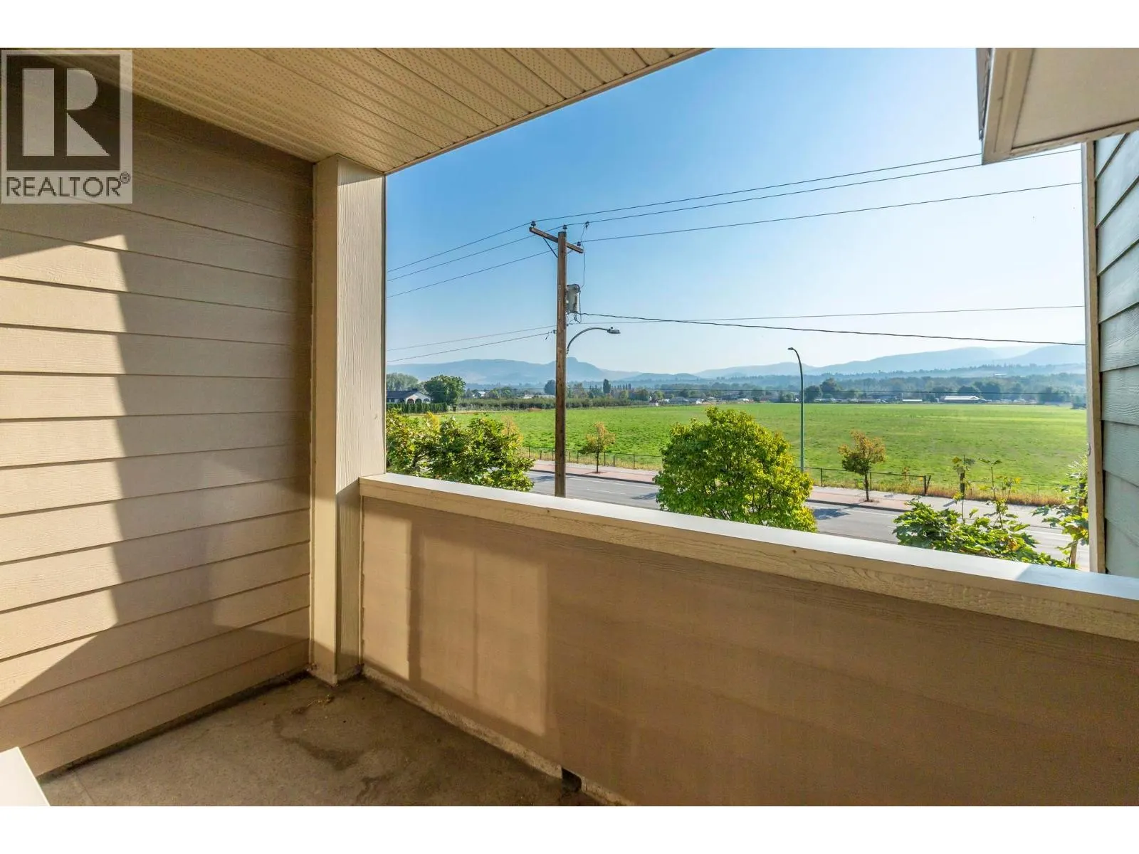 3735 Casorso Road Unit# 205