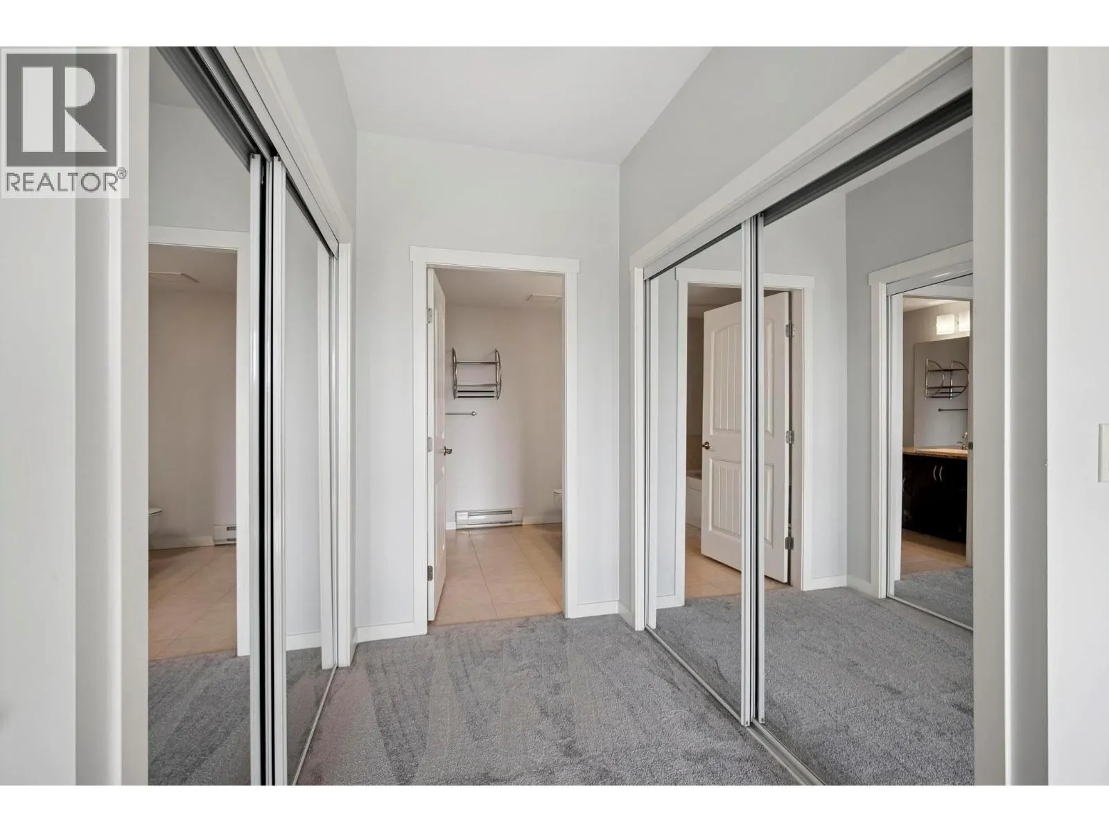 3735 Casorso Road Unit# 205