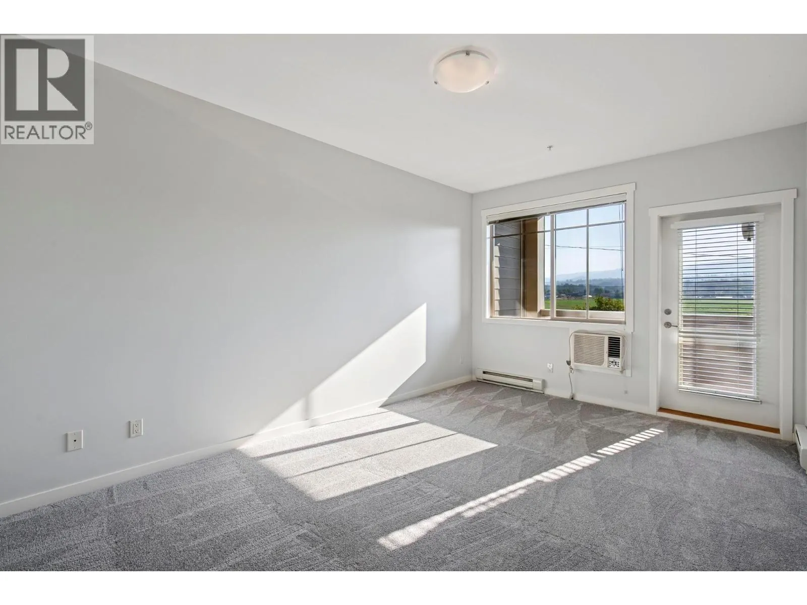 3735 Casorso Road Unit# 205