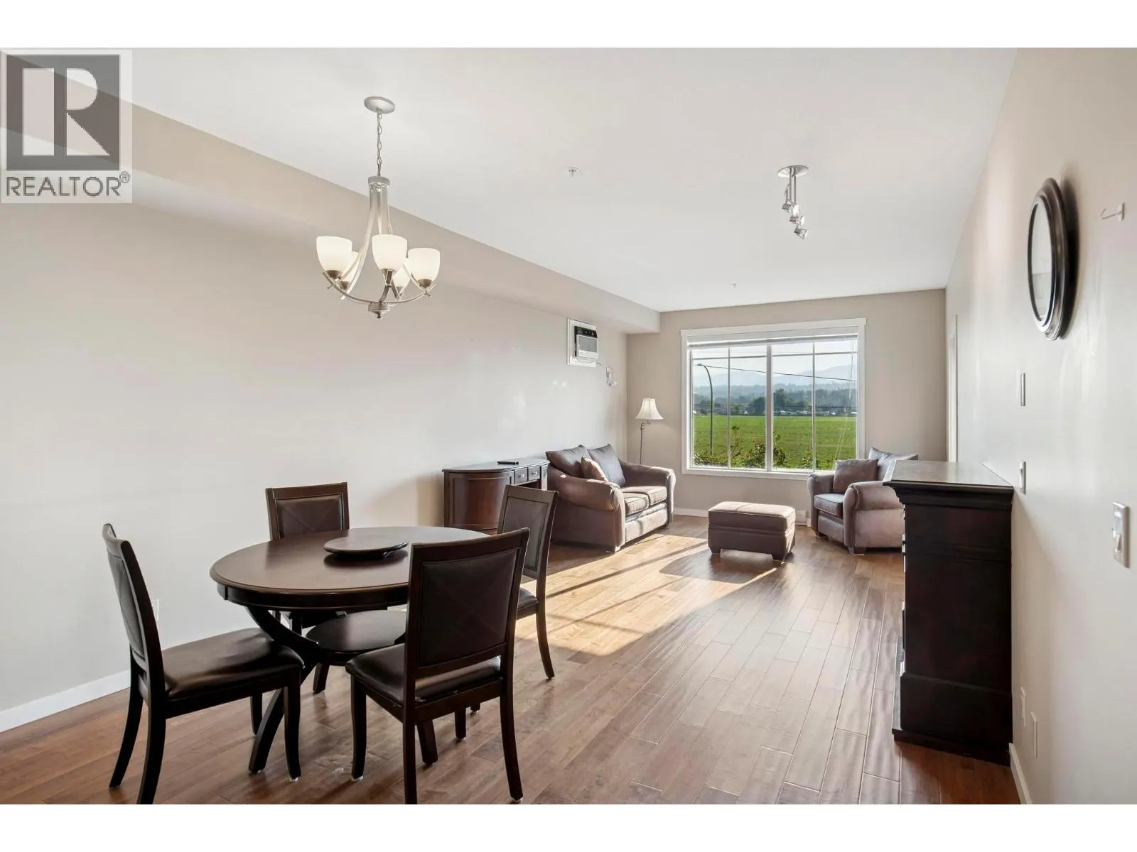 3735 Casorso Road Unit# 205