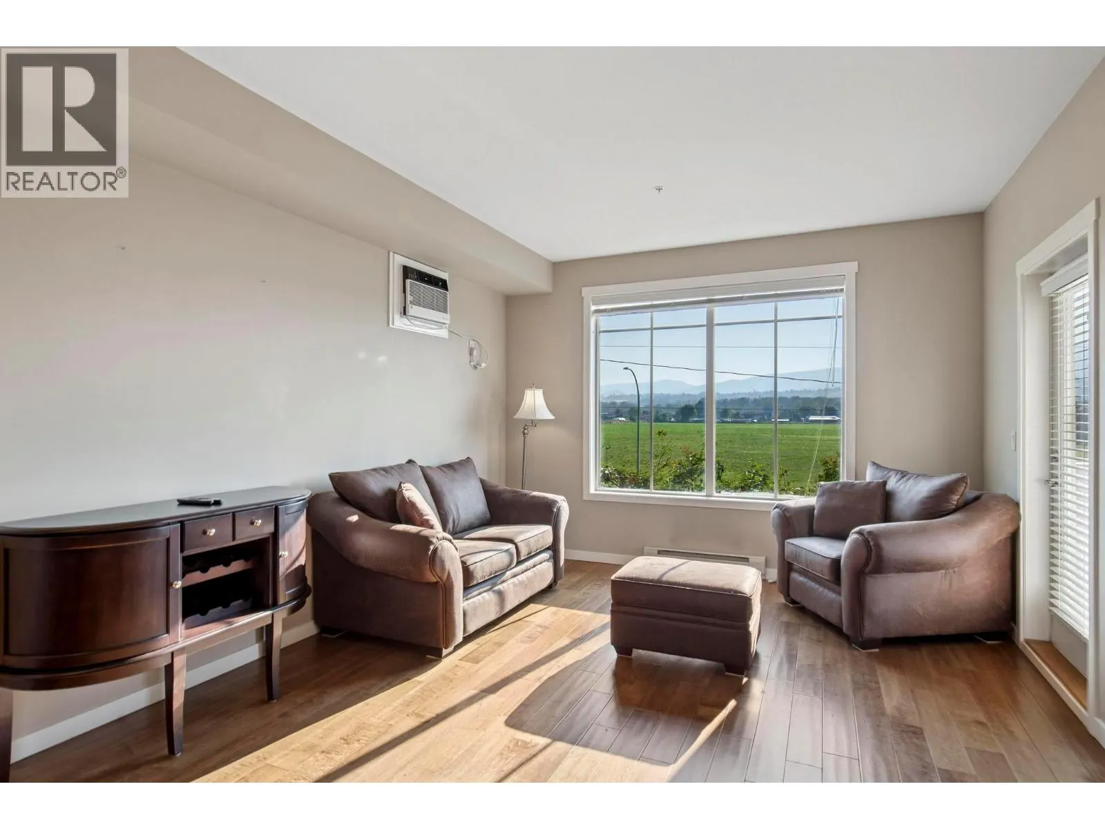3735 Casorso Road Unit# 205