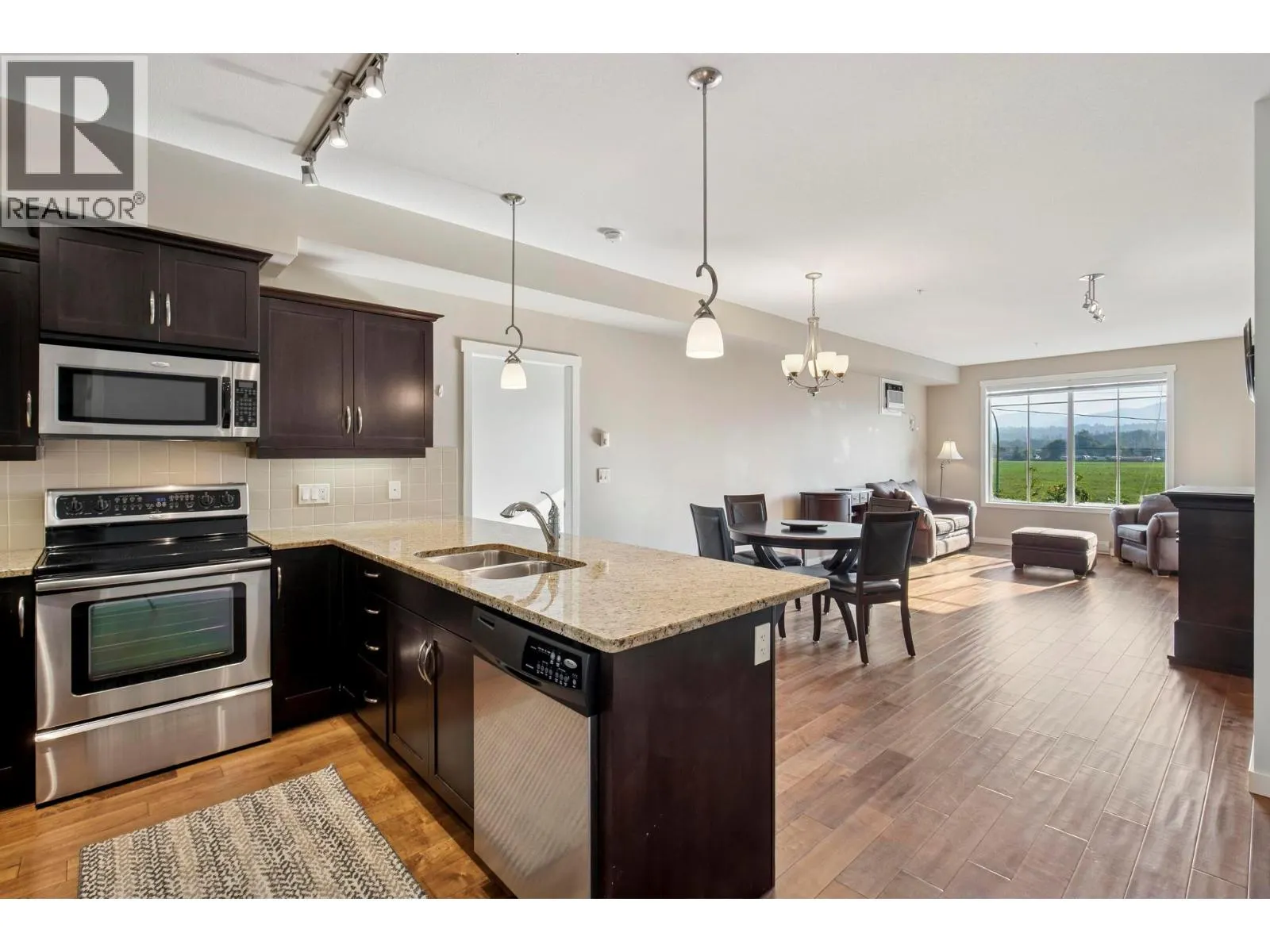 3735 Casorso Road Unit# 205