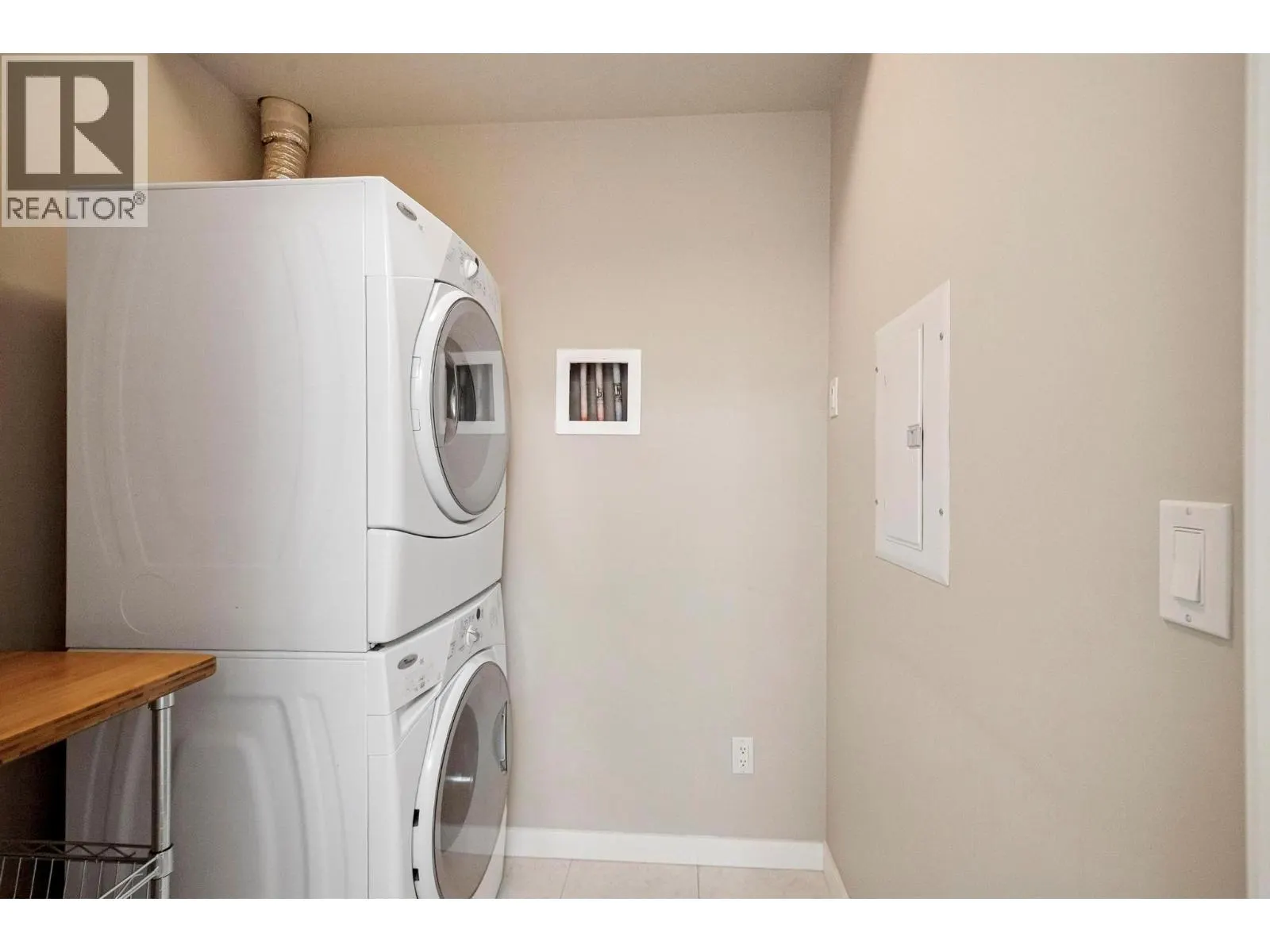 3735 Casorso Road Unit# 205