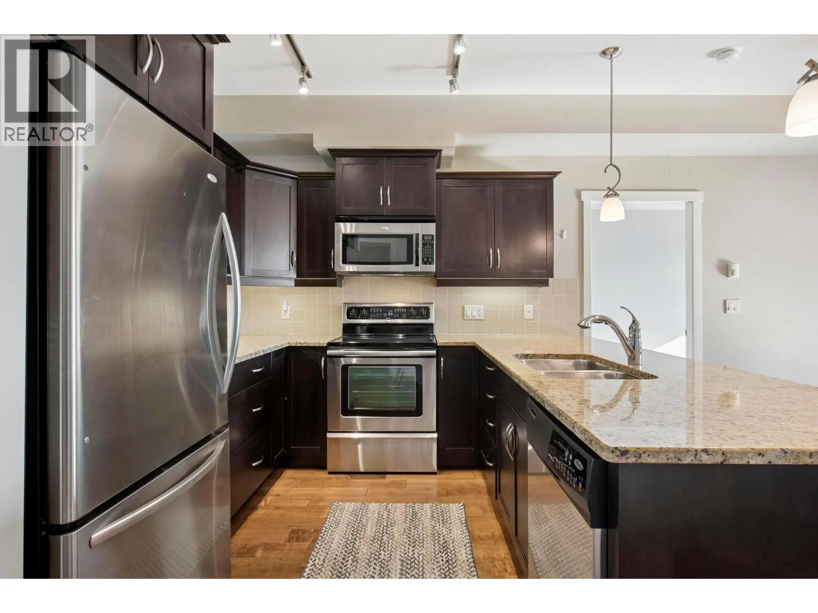 3735 Casorso Road Unit# 205