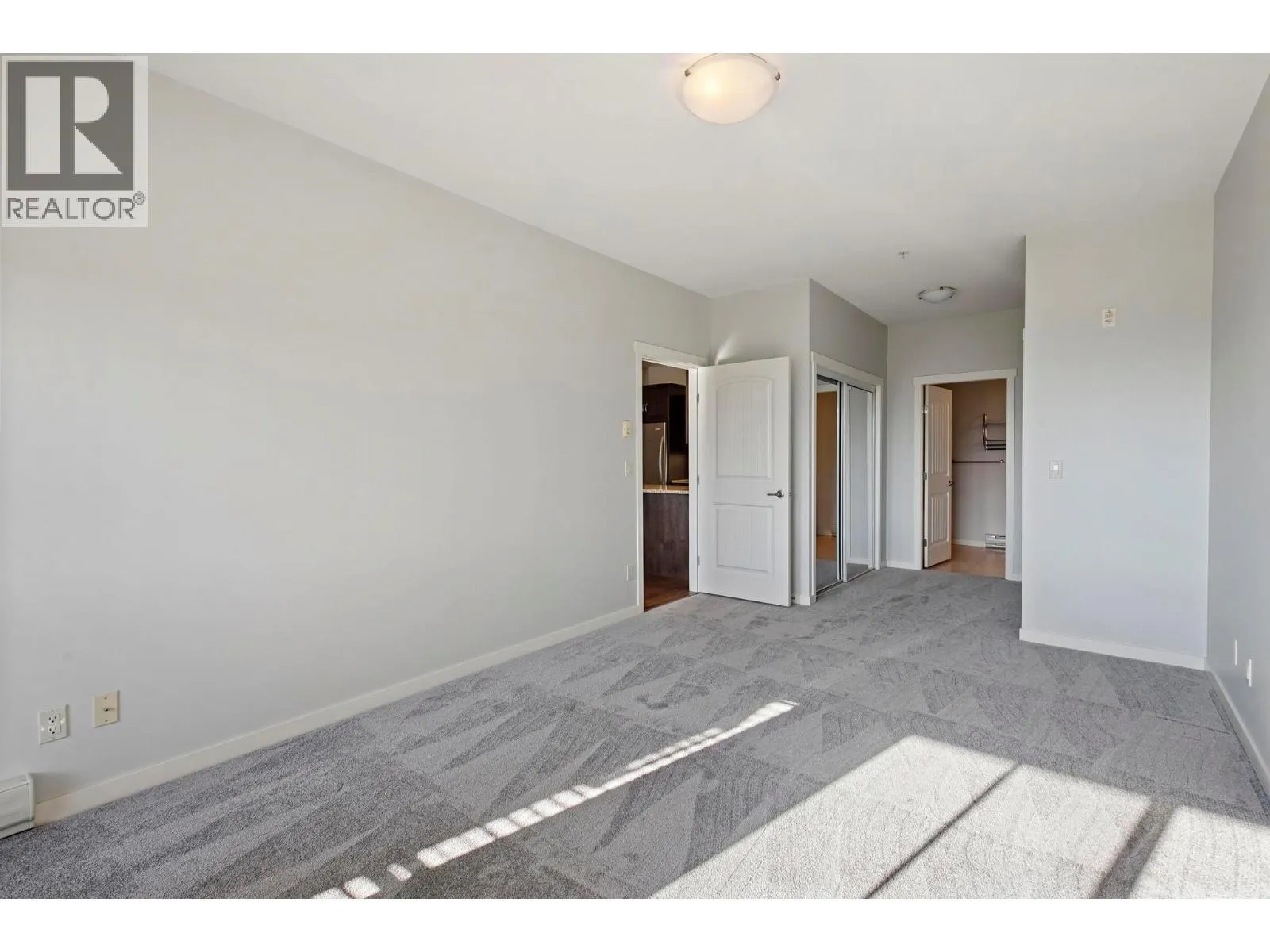 3735 Casorso Road Unit# 205