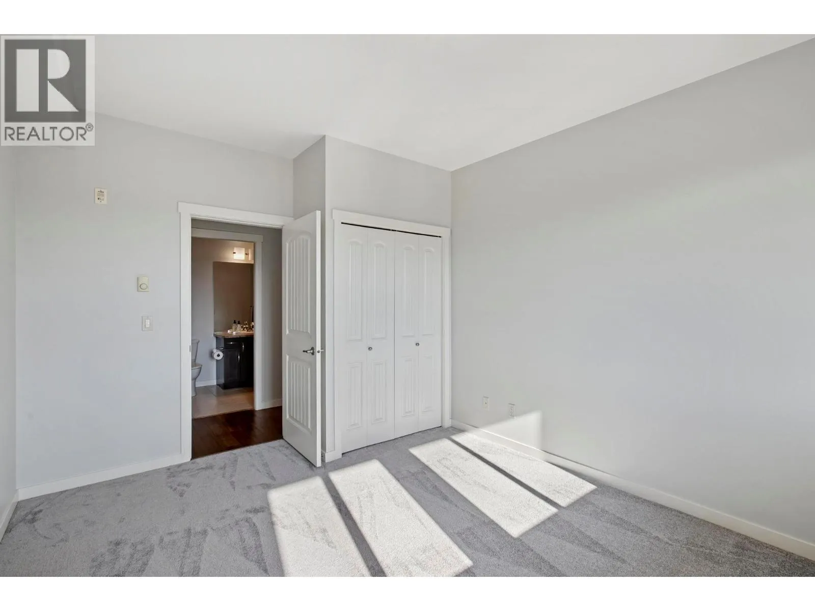3735 Casorso Road Unit# 205