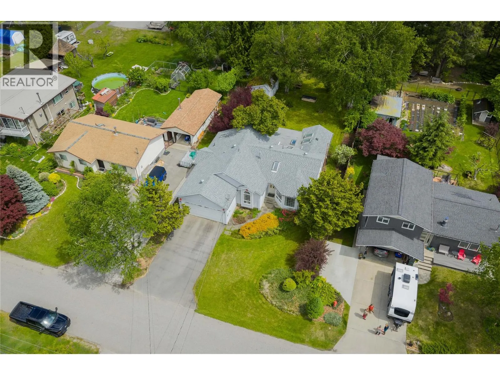 2718 Fir Drive