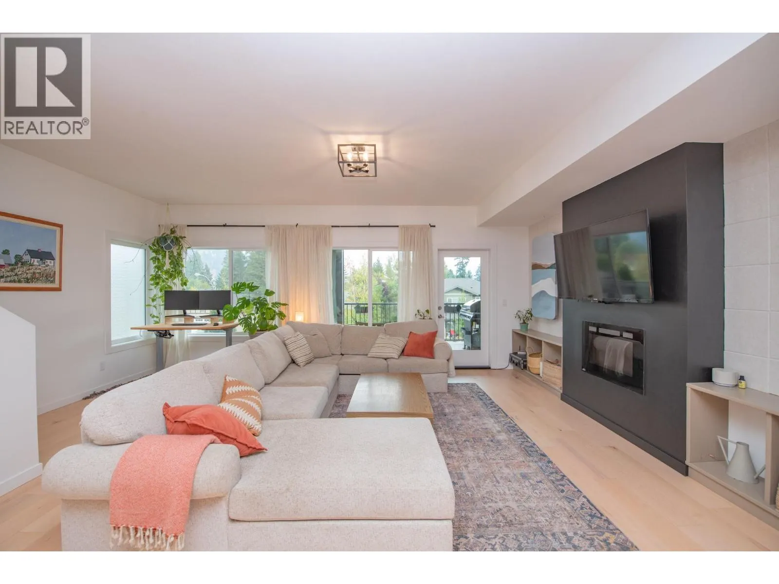 2074 Mountain View Avenue Unit# 220
