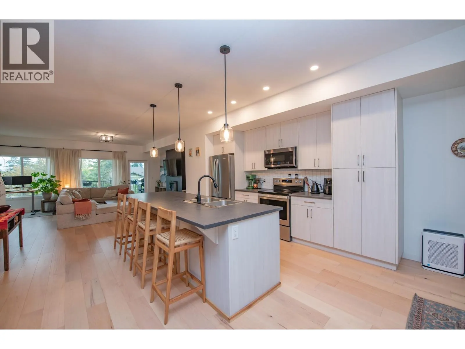2074 Mountain View Avenue Unit# 220
