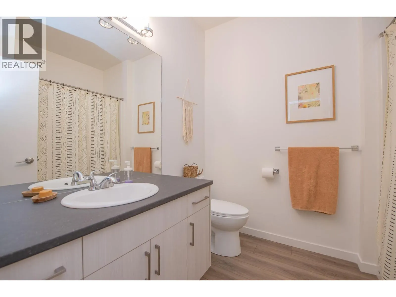 2074 Mountain View Avenue Unit# 220