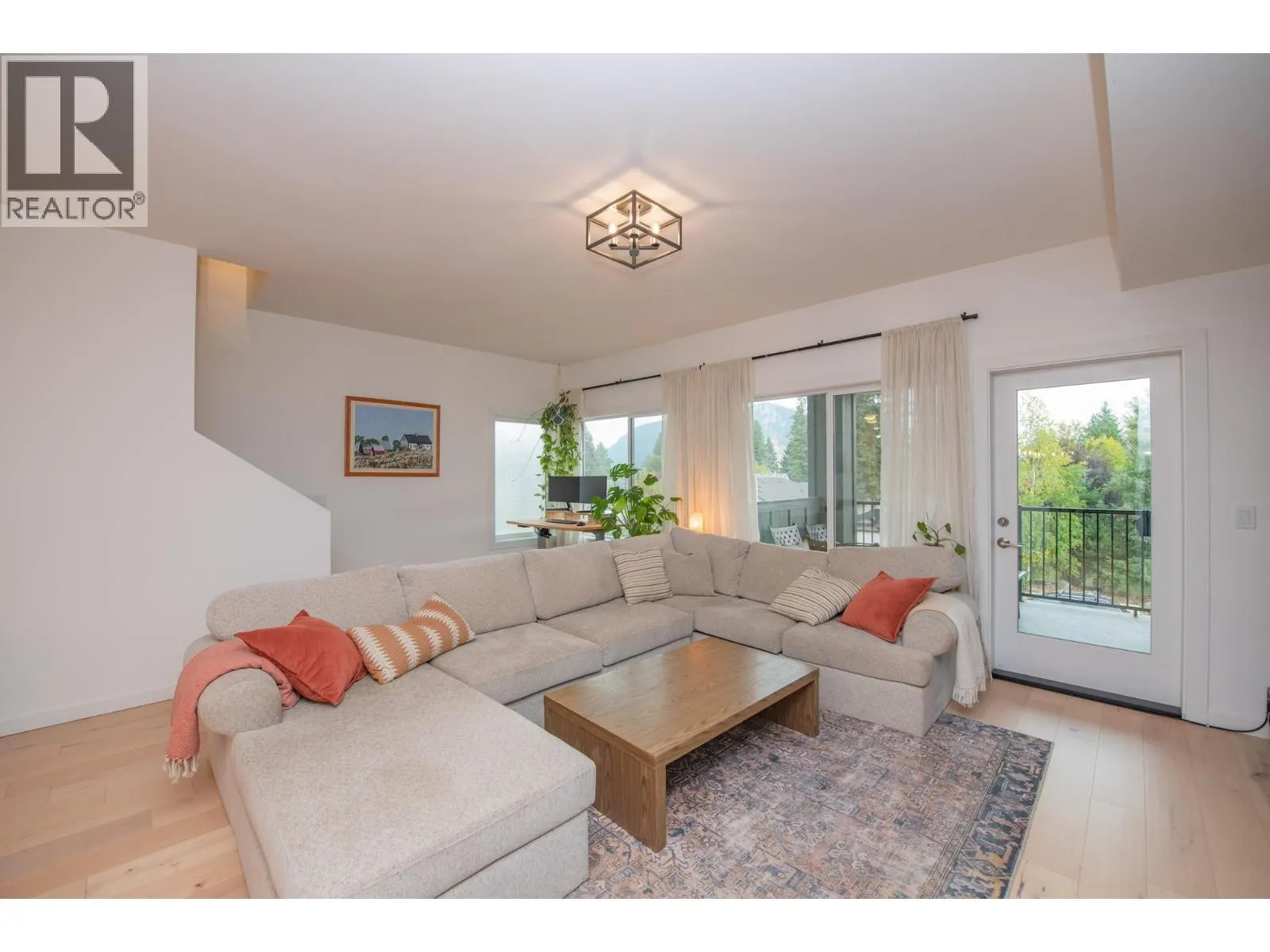 2074 Mountain View Avenue Unit# 220