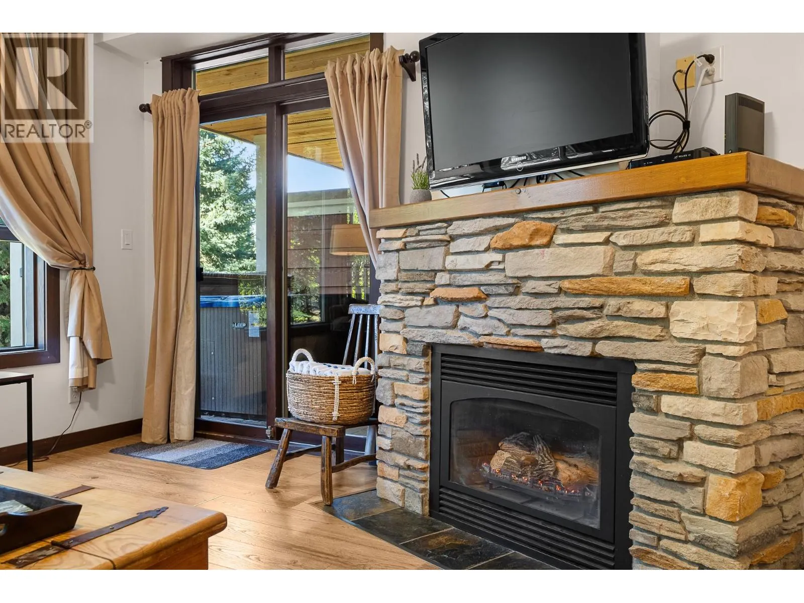 5005 VALLEY Drive Unit# 3